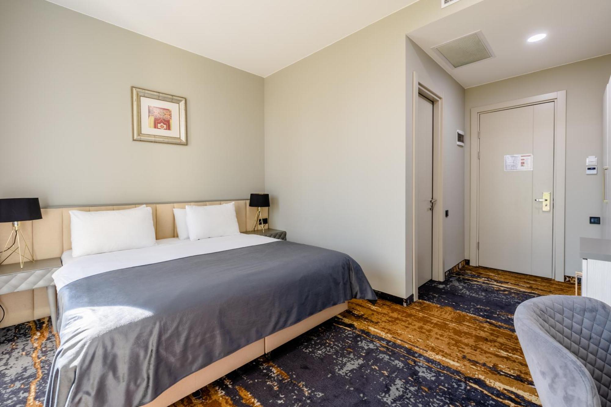 Brosse Garden Hotel Tbilisi Phòng bức ảnh
