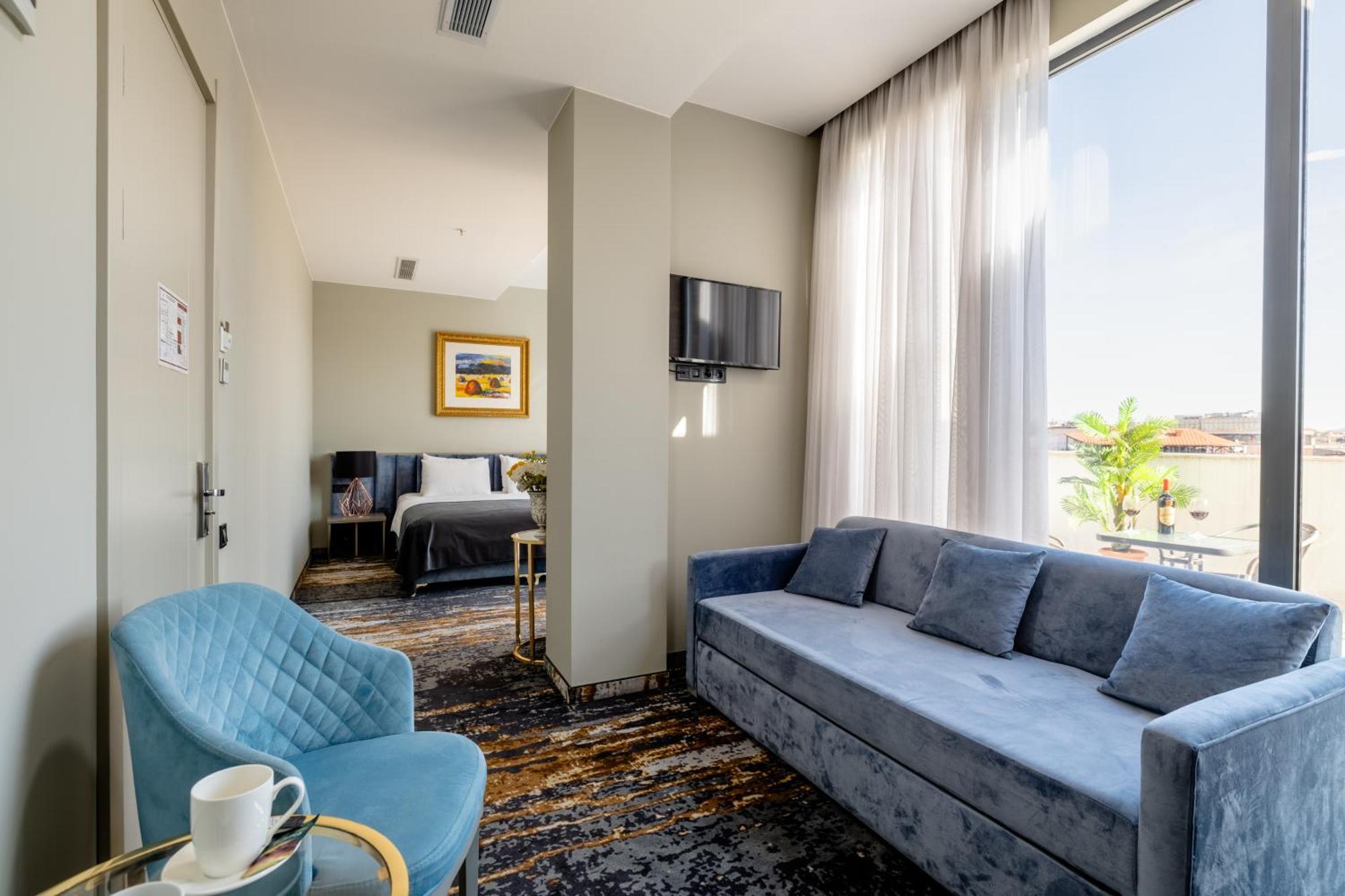 Brosse Garden Hotel Tbilisi Ngoại thất bức ảnh