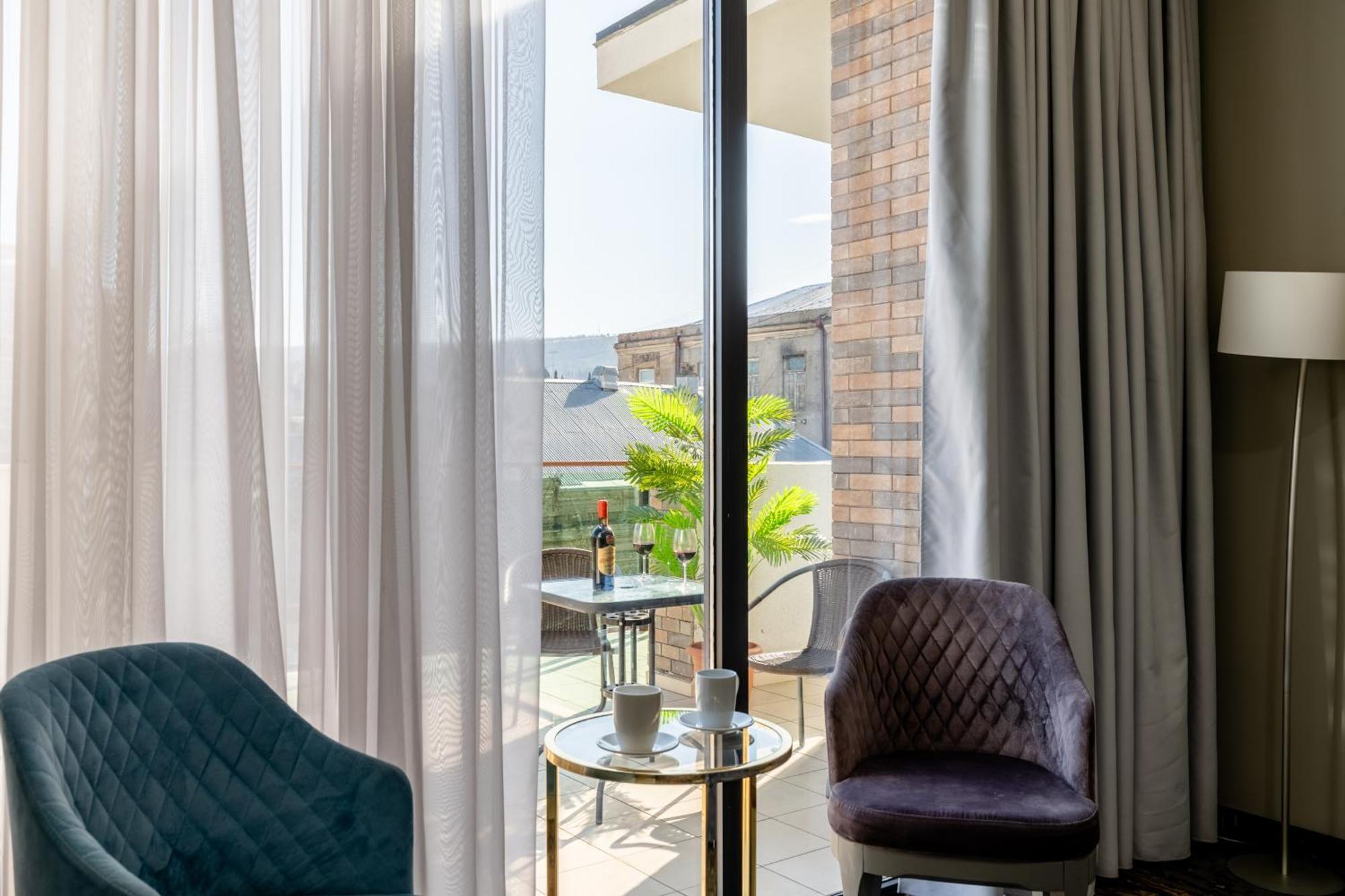 Brosse Garden Hotel Tbilisi Ngoại thất bức ảnh