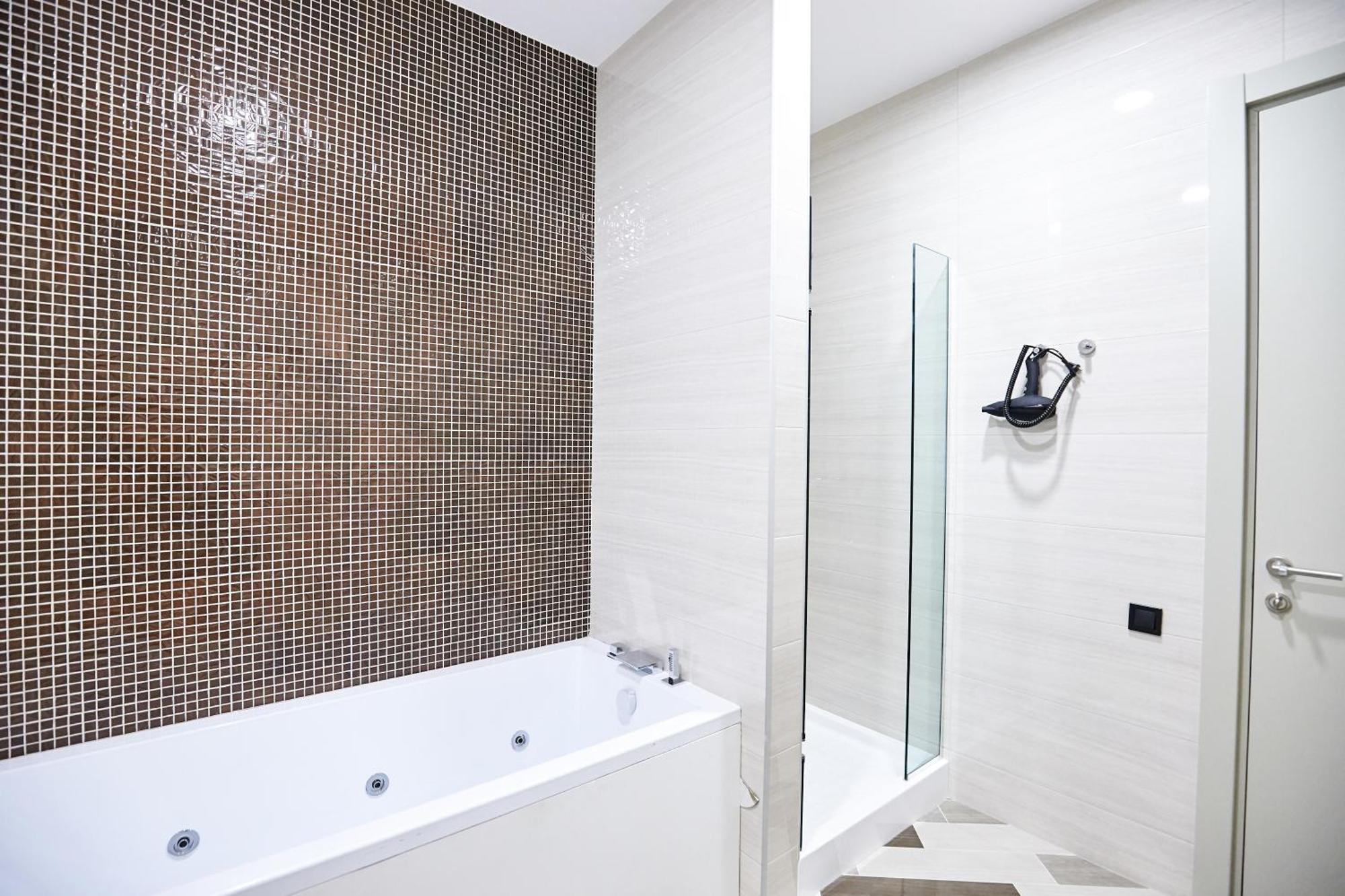 Brosse Garden Hotel Tbilisi Ngoại thất bức ảnh