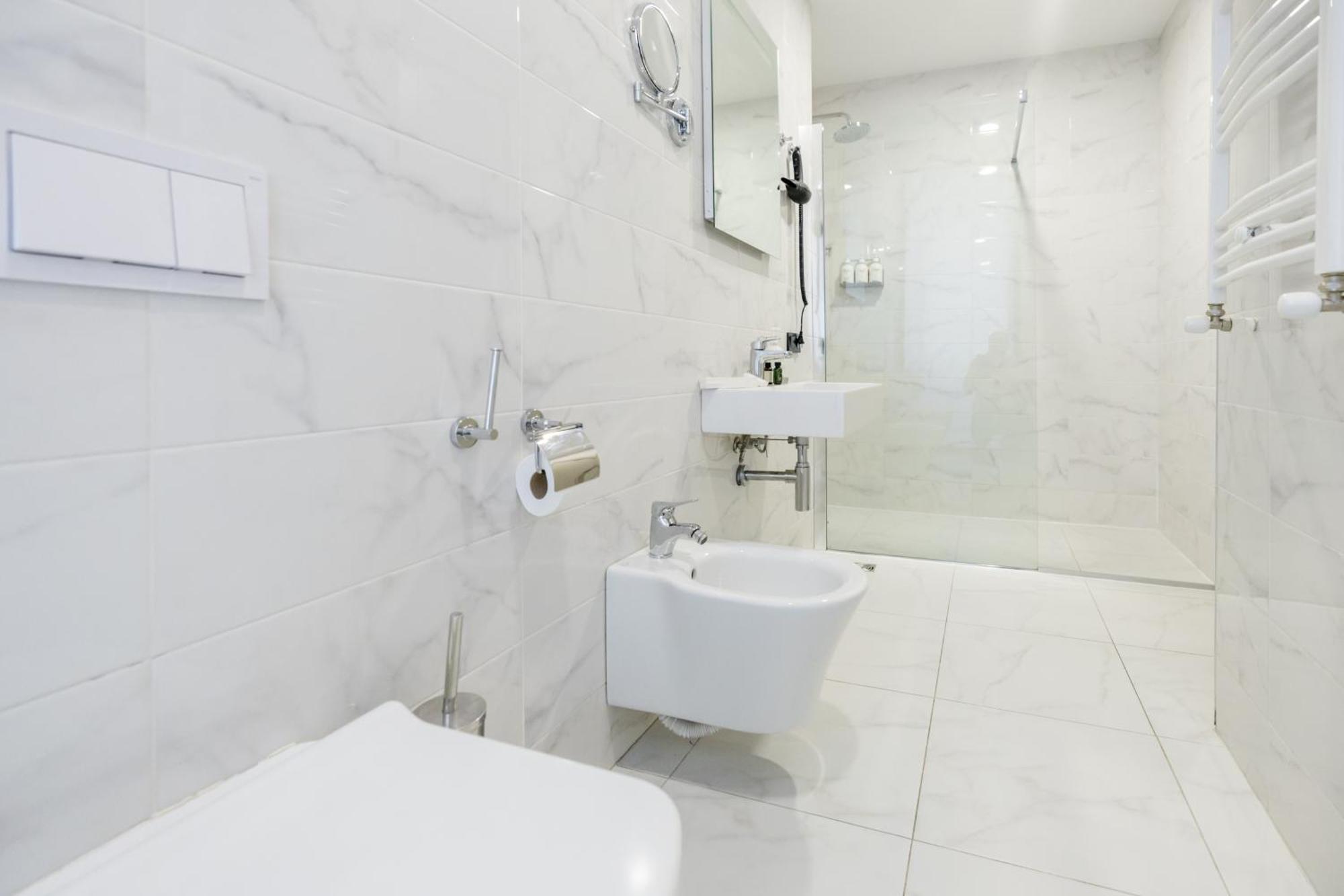 Brosse Garden Hotel Tbilisi Ngoại thất bức ảnh