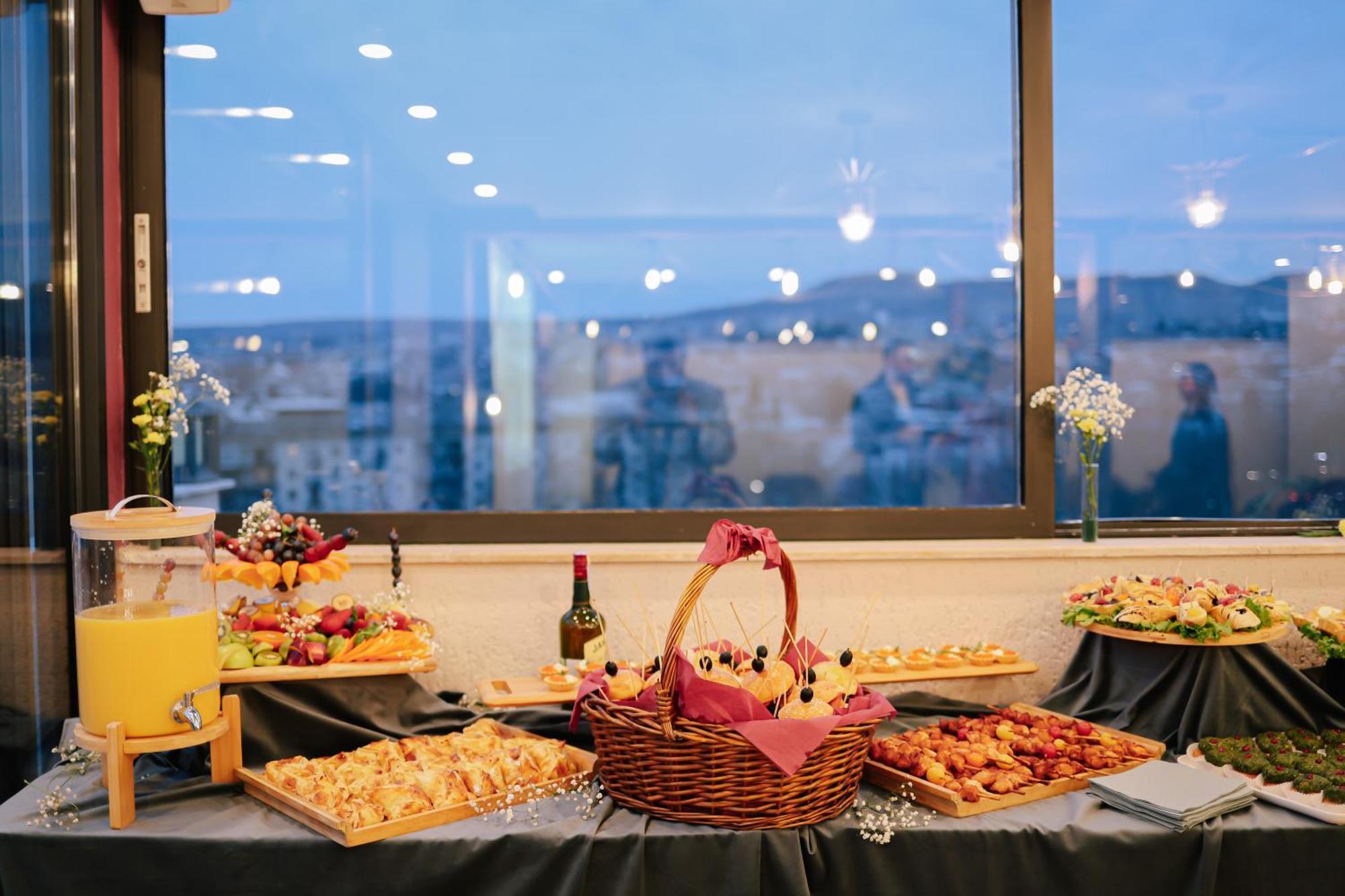 Brosse Garden Hotel Tbilisi Ngoại thất bức ảnh