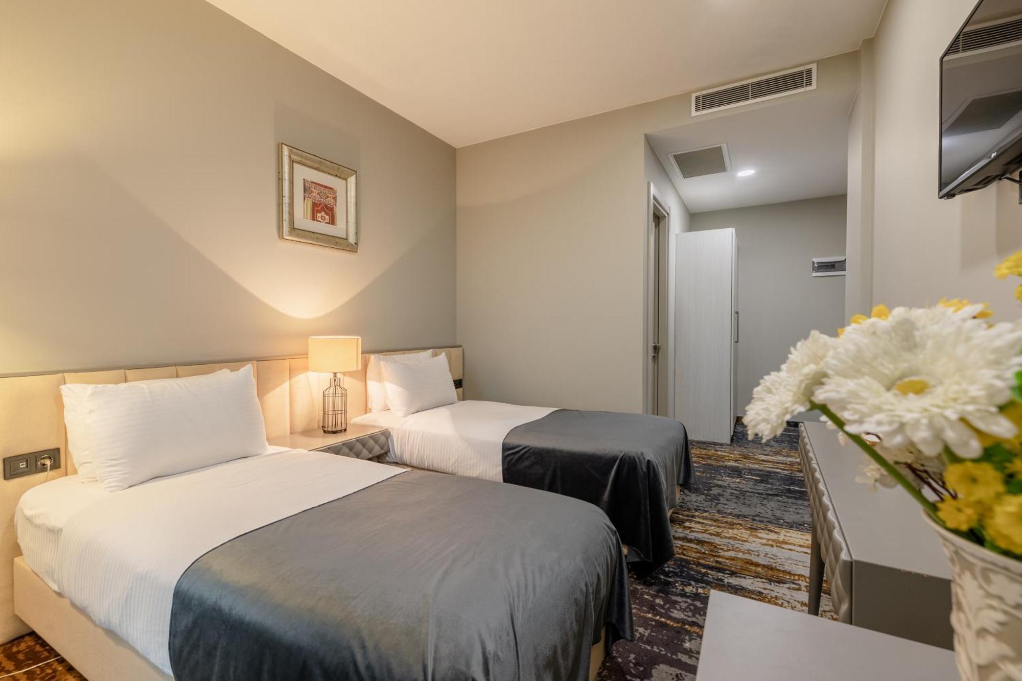 Brosse Garden Hotel Tbilisi Phòng bức ảnh